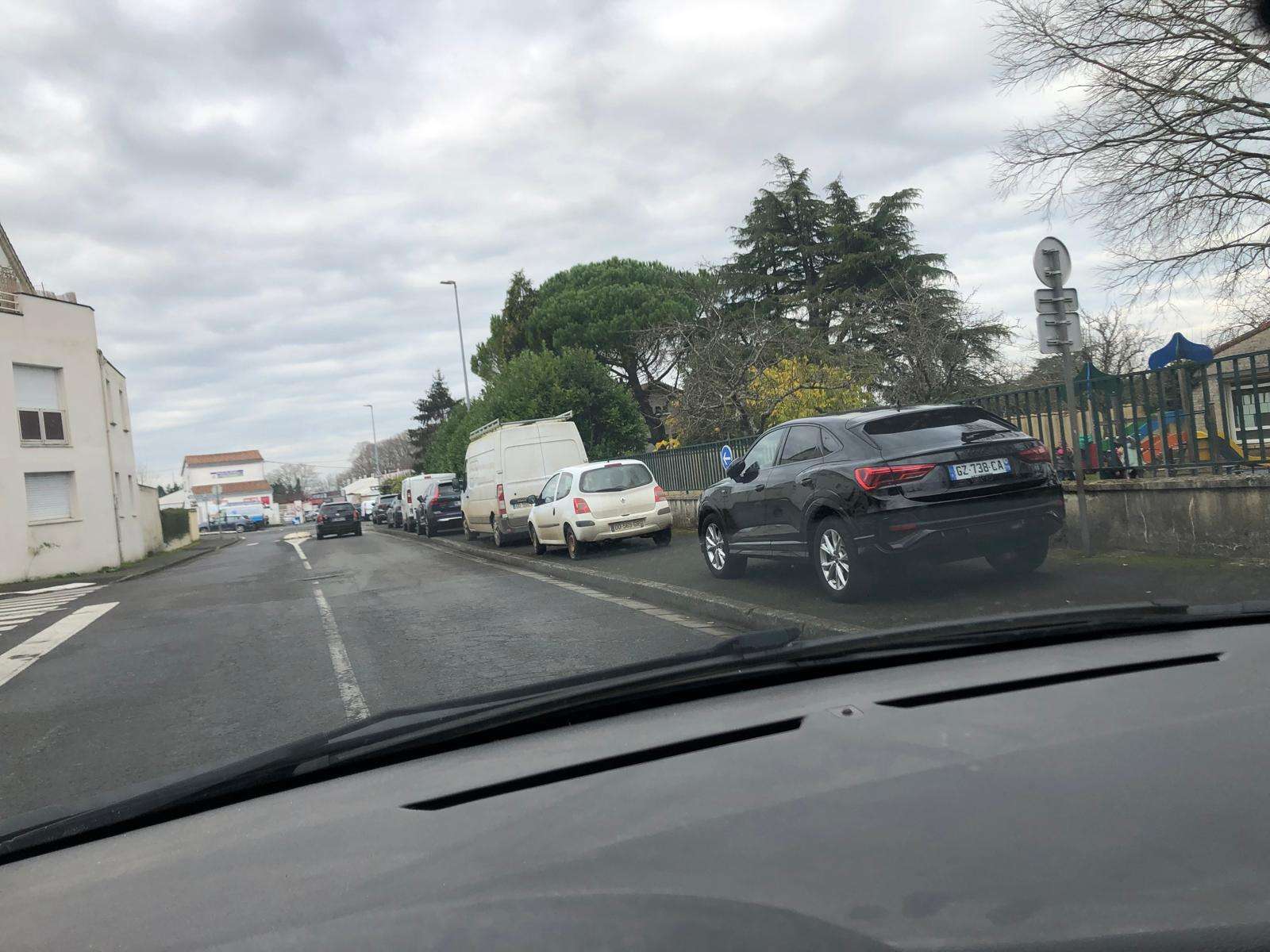 Stationnement sur trottoir