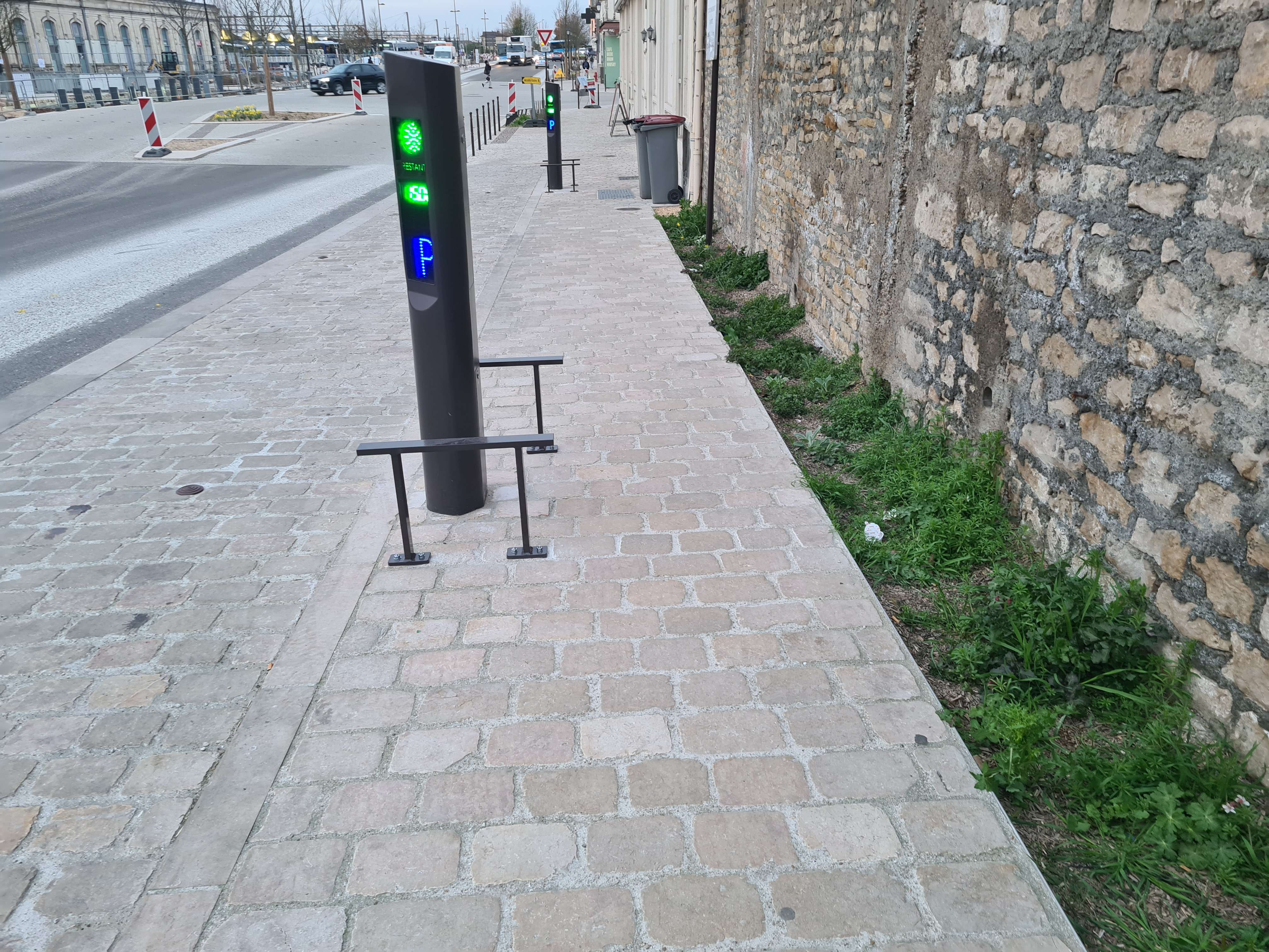 Trottoir réduit à moins d'1 m