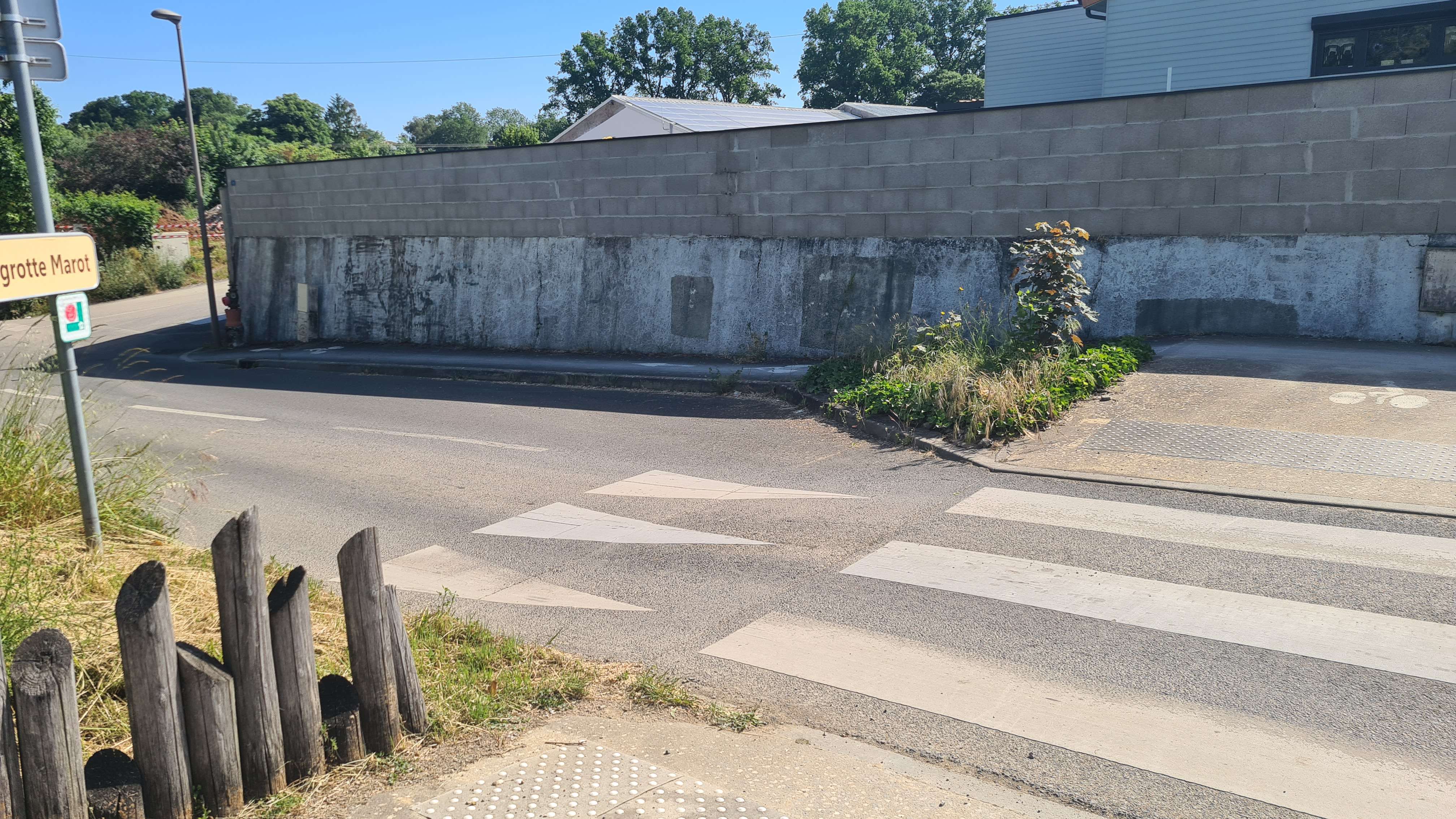 Piste cyclable sur trottoir