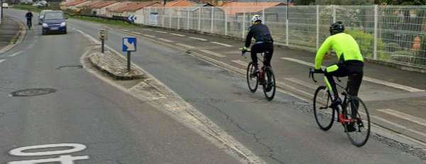 Piste cyclable sur trottoir