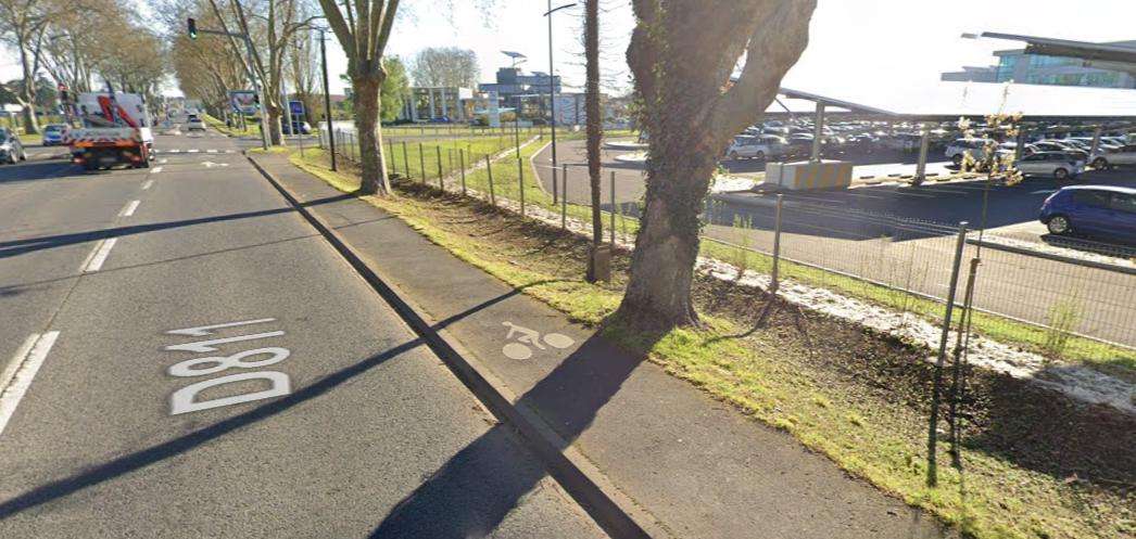 Piste cyclable sur trottoir