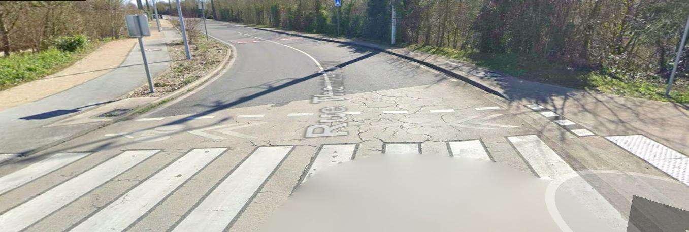 Piste cyclable sur trottoir